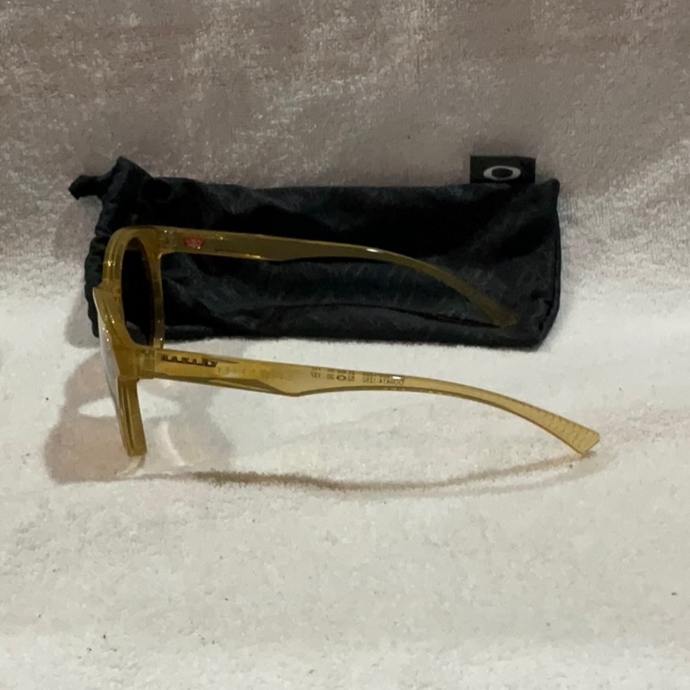 NEW OAKLEY Yellow Sunglasses - Picture 4 of 4